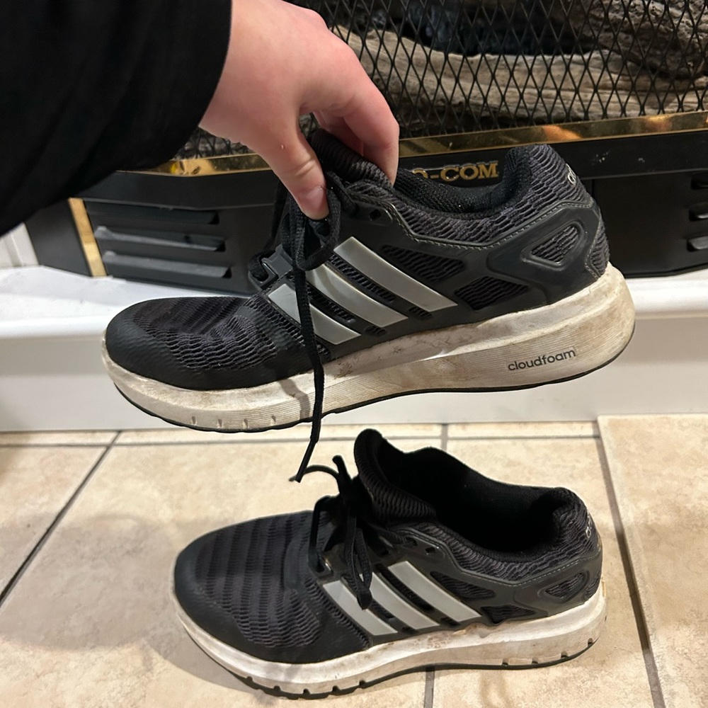 Adidas athletic shoes - Picture 3 of 5